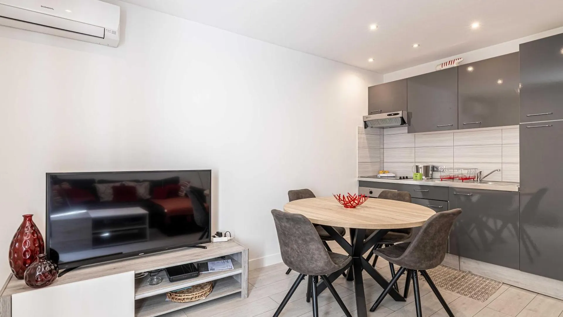 Beautiful Apartment, Next To Croisette Gray Albion Cannes 0*,  France